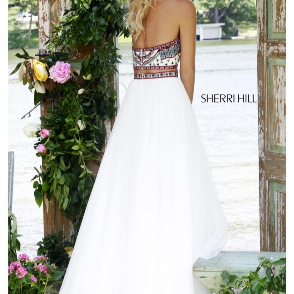 Sherri Hill Beaded Embroidered Halter Top Size 2 Beautiful White Colorful - Picture 6 of 16